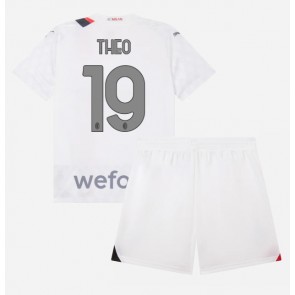 Maillot de foot AC Milan Theo Hernandez #19 Extérieur enfant 2023-24 Manches Courte (+ pantalon court)